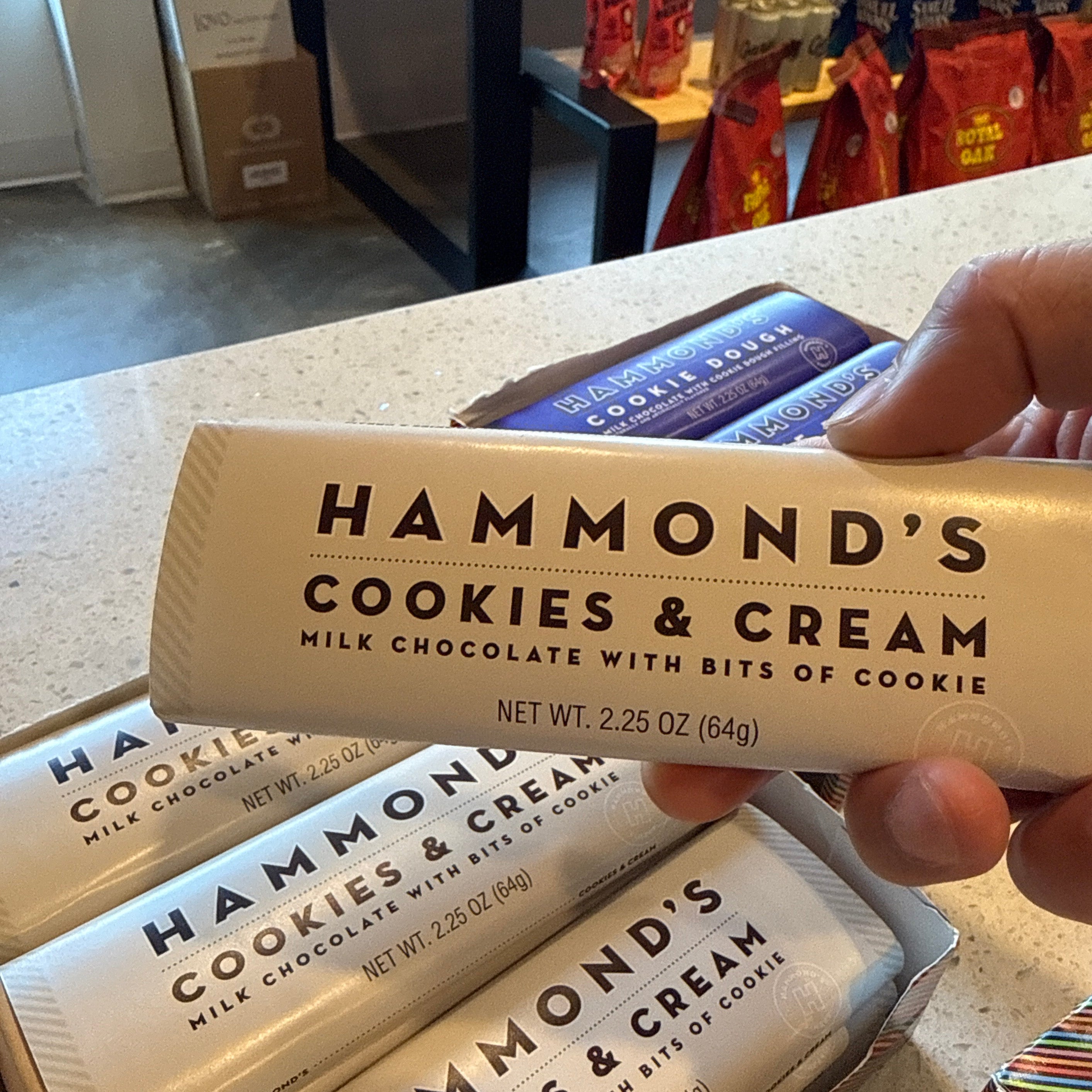 Hammond’s Candy Bar - Milk Chocolate - Cookies & Cream - 2.25 oz